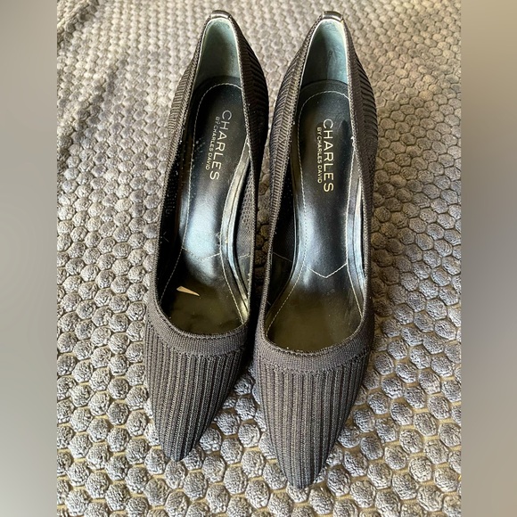 Charles Black Textured Heels. Size 8M - Picture 1 of 6